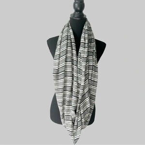 Club Monaco Alpaca Wool Blend Italian Yarn Soft Striped Infinity Scarf